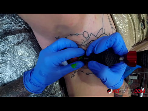 ❤️ Extremamente tatuada, a brasa Sully Savage fez uma tatuagem em seu clítoris ❤ Porno fb em nós pt-br.xxxdesichudai.ru ️❤